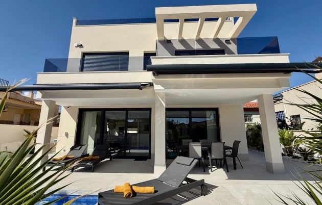 Chalet independiente - Nueva construcción  - Guardamar del Segura - Urbanización Buenavista