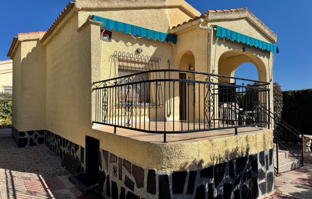 Chalet independiente - Venta - San Fulgencio - Urb. La Marina