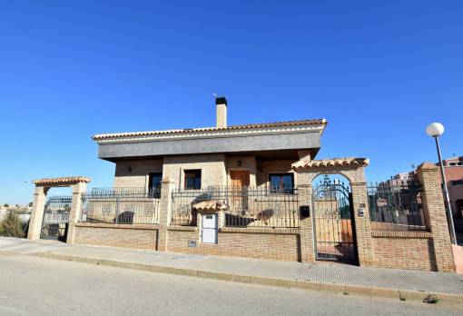 Einfamilienhaus - Sale - Los Montesinos - La Herrada