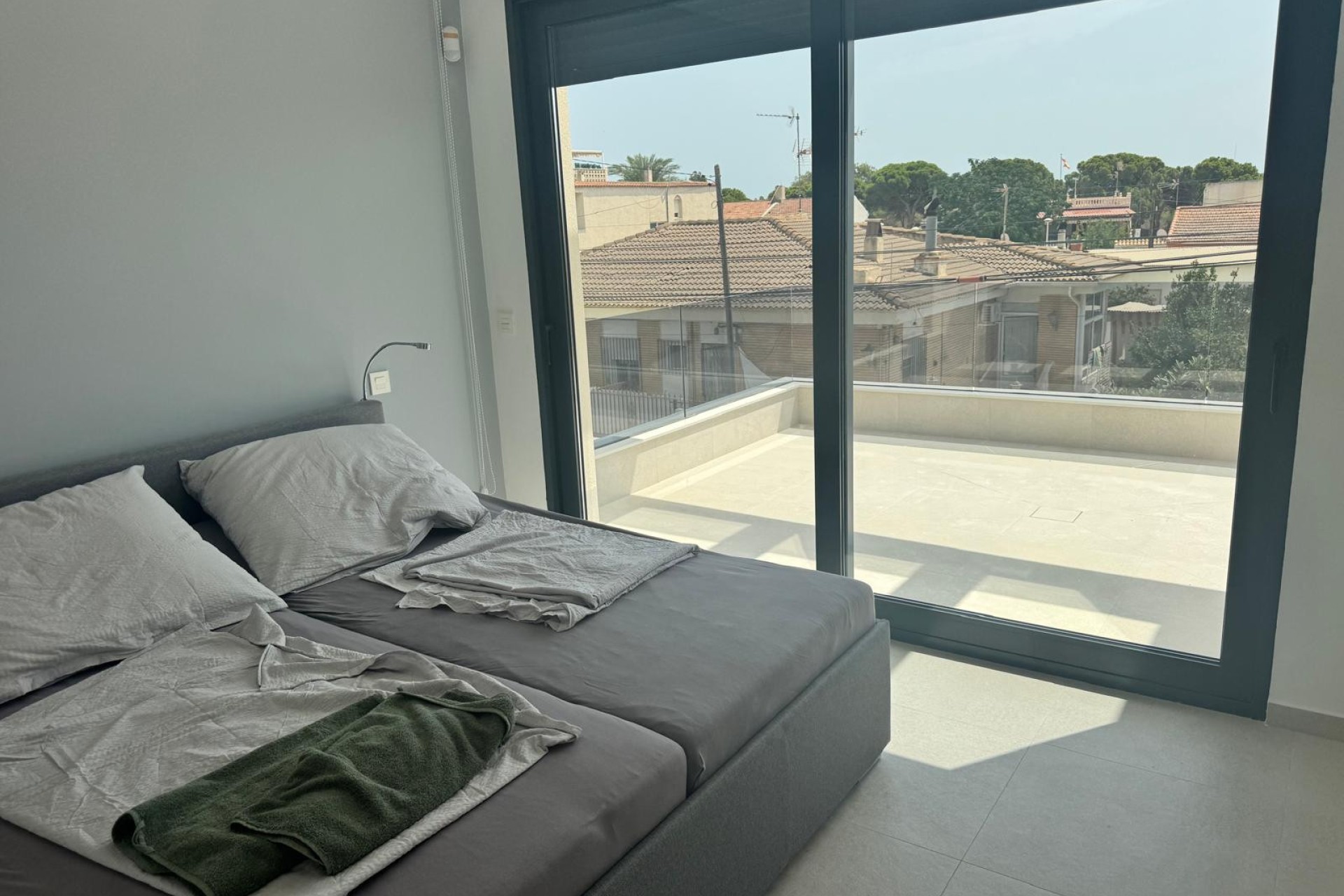 Nueva construcción  - Chalet independiente - Guardamar del Segura - Urbanización Buenavista