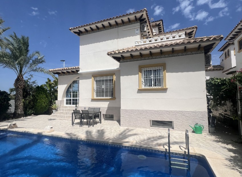 Sale - Detached house - Elche - El Pinet