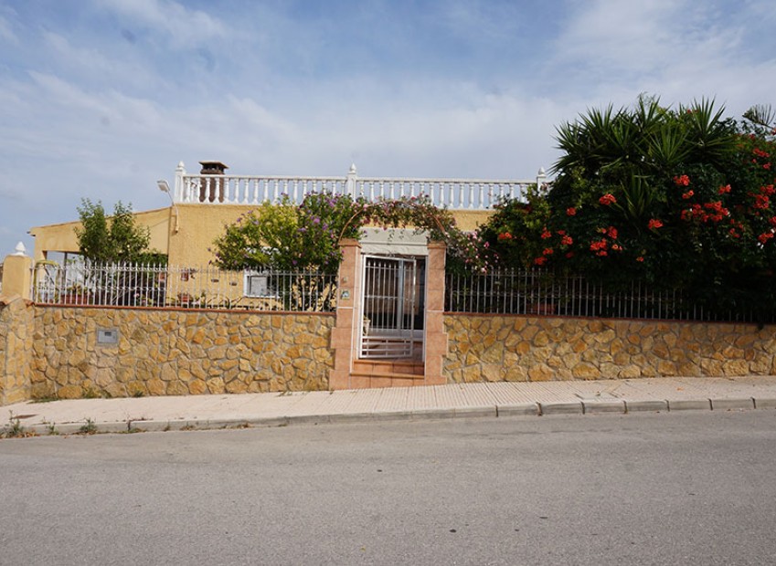 Sale - Detached house - San Fulgencio - Urb. La Marina