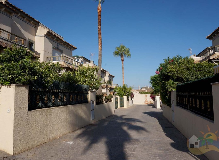 Sale - Quad - San Fulgencio - Urb. Oasis