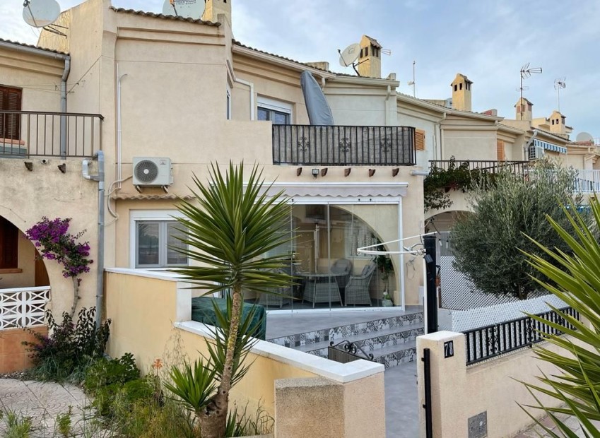 Sale - Reihenhaus - Guardamar del Segura - Urbanisation Buenavista