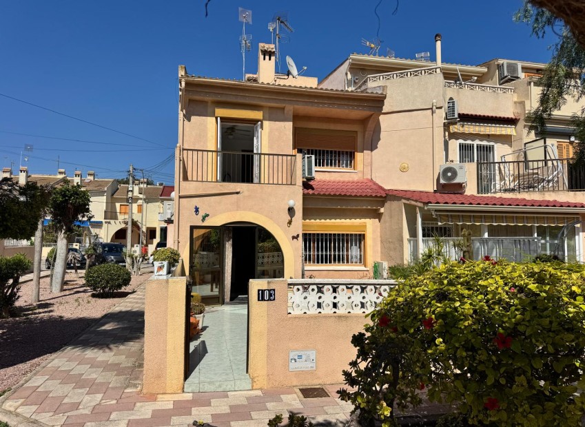 Sale - Reihenhaus - Guardamar del Segura - Urbanisation Buenavista