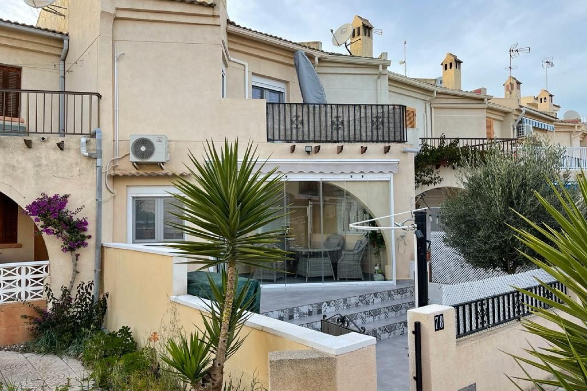 Venta - Casa adosada - Guardamar del Segura - Urbanización Buenavista