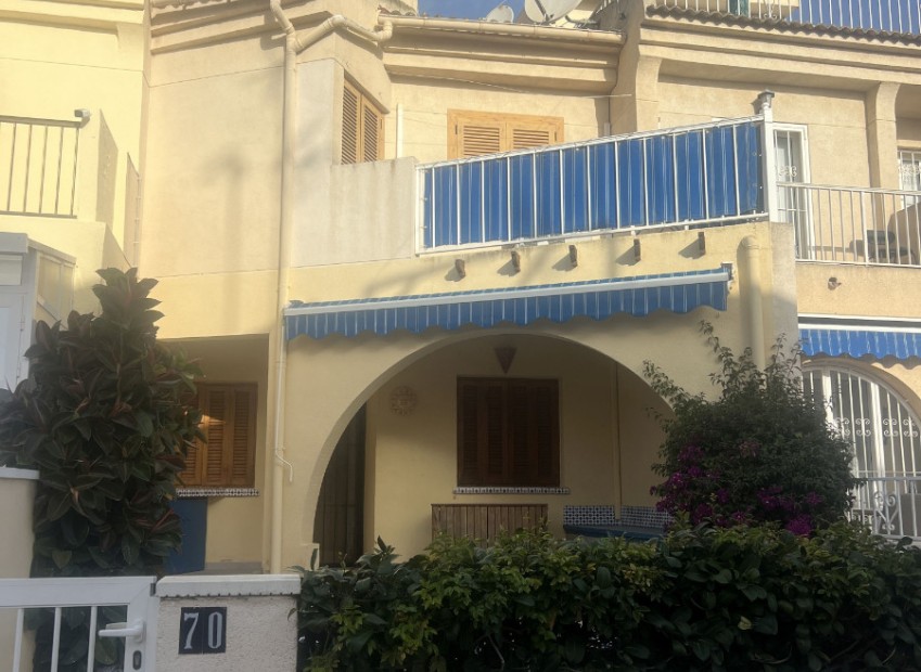Venta - Casa adosada - Guardamar del Segura - Urbanización Buenavista