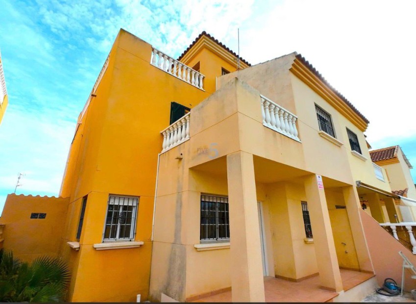 Venta - Casa adosada - Torrevieja - Centro de Torrevieja