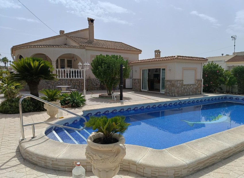 Venta - Chalet independiente - San Fulgencio - Urb. La Marina