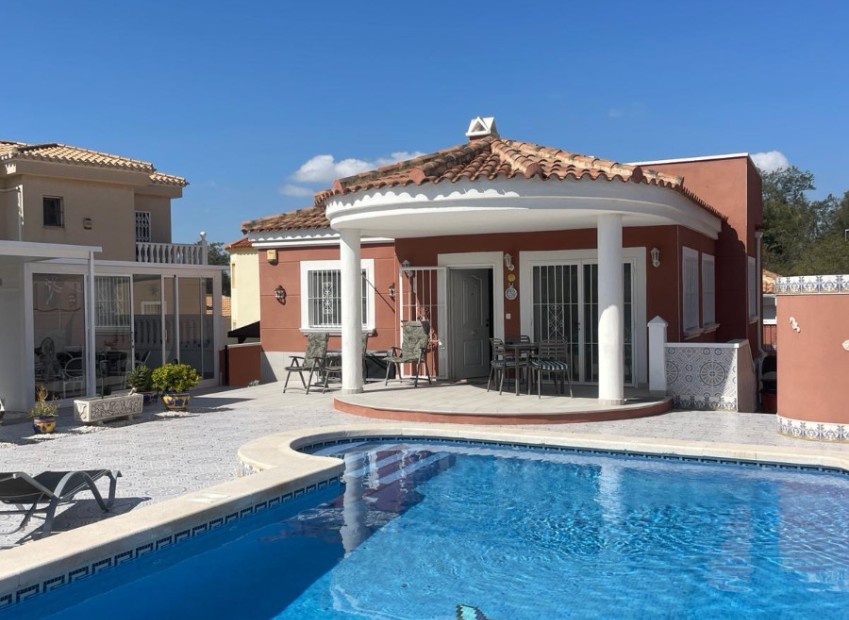 Venta - Chalet independiente - San Fulgencio - Urb. La Marina