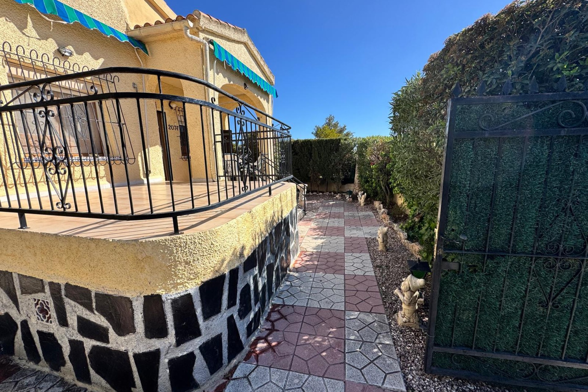 Venta - Chalet independiente - San Fulgencio - Urb. La Marina