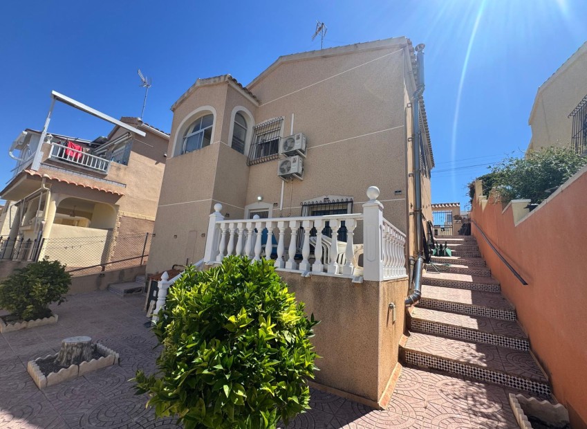 Venta - Chalet independiente - San Fulgencio - Urb. La Marina