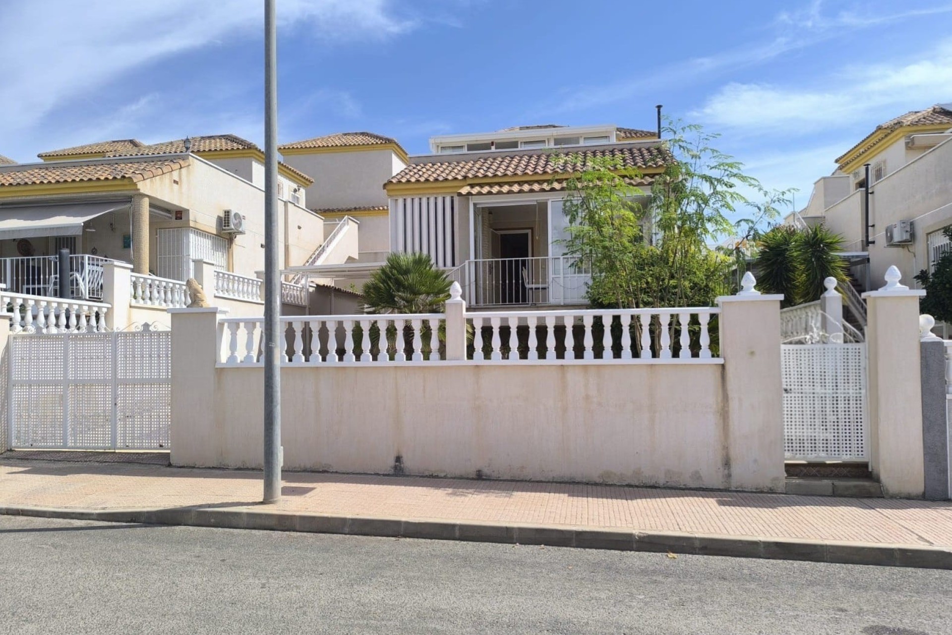 Venta - Chalet independiente - San Fulgencio - Urb. La Marina