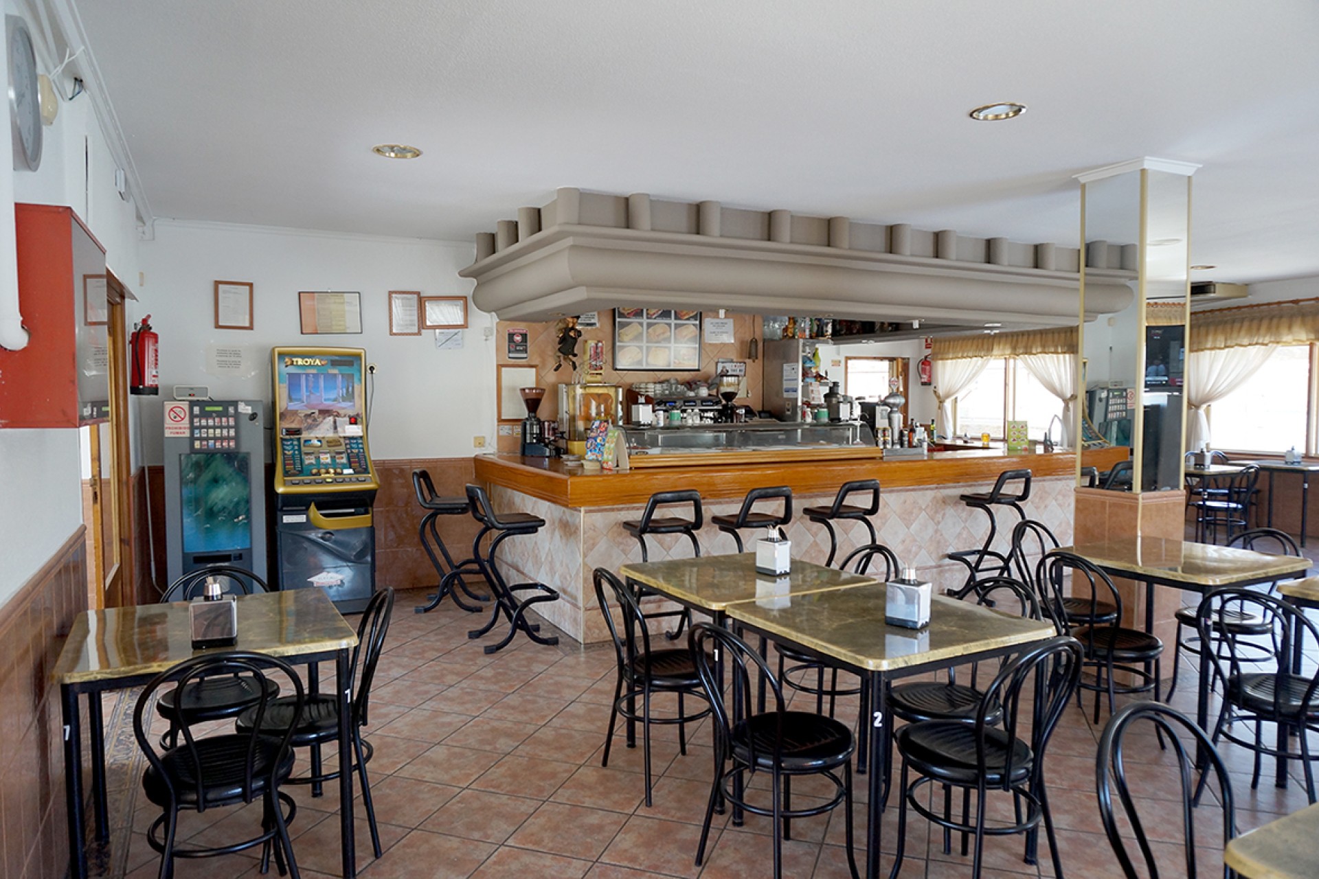 Venta - Comercial - Guardamar del Segura - Urbanización Buenavista