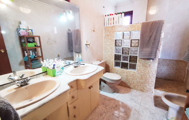 Sale - Detached house - San Fulgencio - Urb. Oasis