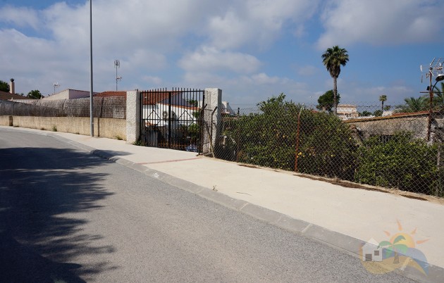 Sale - Finca - San Fulgencio - Urb. Oasis