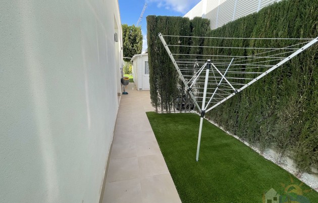 Sale - Villa - San Fulgencio - Urb. La Marina