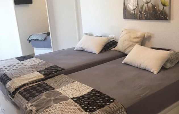 Sale - Terraced house - Guardamar del Segura - Urbanization Buenavista