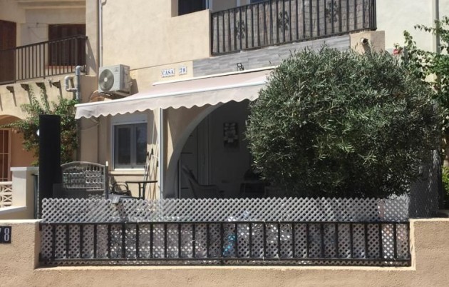 Sale - Terraced house - Guardamar del Segura - Urbanization Buenavista