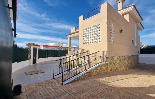 Sale - Villa - San Fulgencio - Urb. La Marina