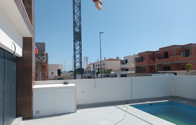 New Build - Quad - Daya Nueva