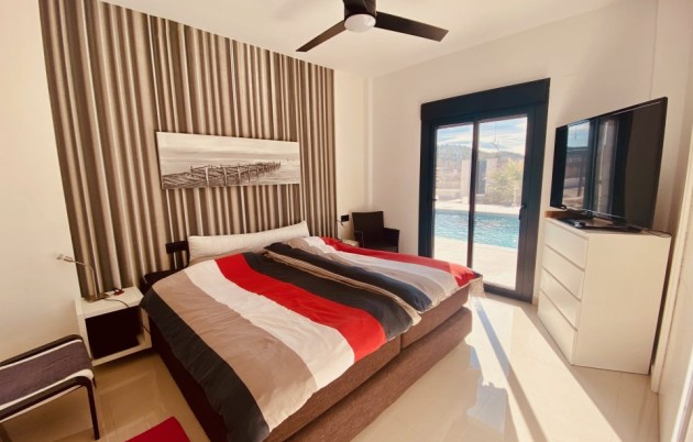 Sale - Villa - Alicante