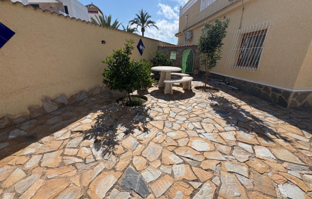 Sale - Villa - Torrevieja - North Torrevieja