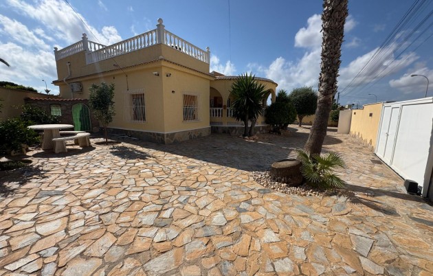 Sale - Villa - Torrevieja - North Torrevieja