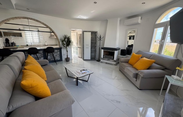 Sale - Villa - Torrevieja - North Torrevieja