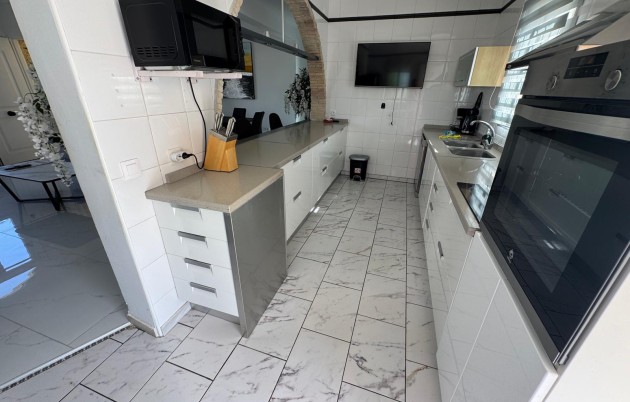 Sale - Villa - Torrevieja - North Torrevieja