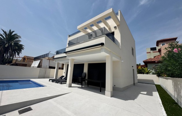 Sale - Detached house - Guardamar del Segura - Urbanization Buenavista