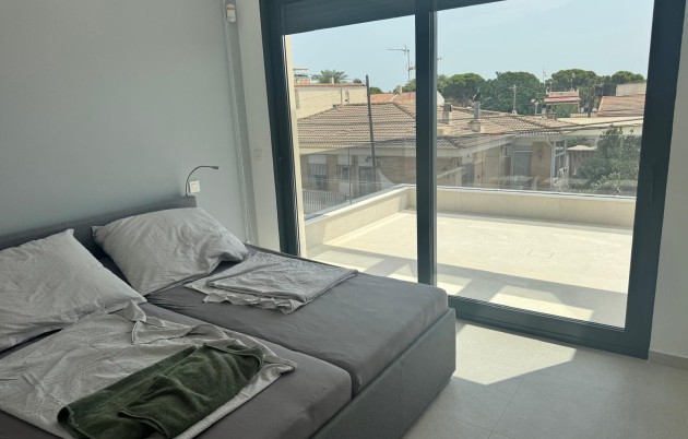 Sale - Detached house - Guardamar del Segura - Urbanization Buenavista