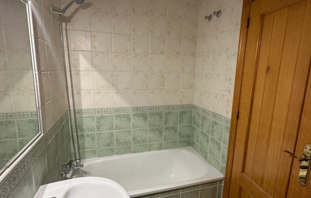 Venta - Casa adosada - Torrevieja - Centro de Torrevieja