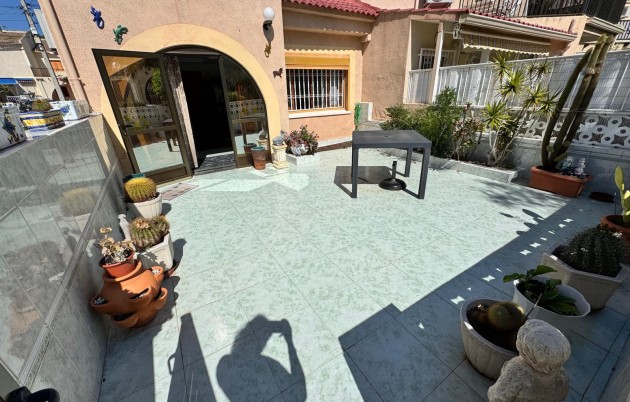 Sale - Reihenhaus - Guardamar del Segura - Urbanisation Buenavista