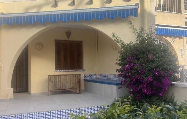 Sale - Terraced house - Guardamar del Segura - Urbanization Buenavista