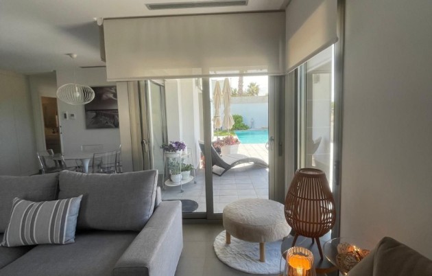 Sale - Detached house - San Fulgencio - Urb. La Marina