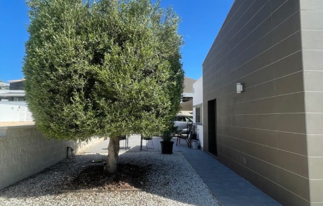 Sale - Detached house - San Fulgencio - Urb. La Marina