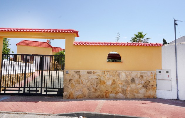 Sale - Villa - San Fulgencio - Urb. La Escuera